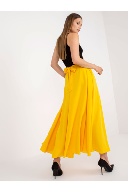 Ciemnożółta maxi spódnica rozkloszowana z kieszeniami RUE PARIS