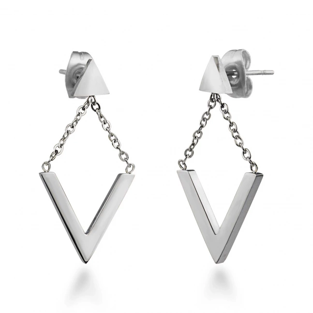 Náušnice z chirurgické oceli se zavěšeným písmenem V na řetízku